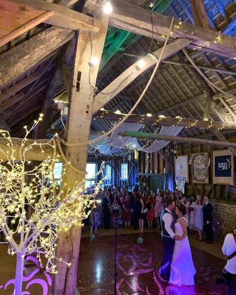 wedding-dj-salisbury-first-dance